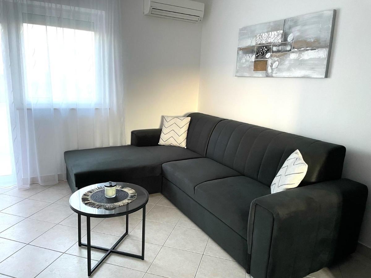 Apartments Elvira Krk Town Exterior photo