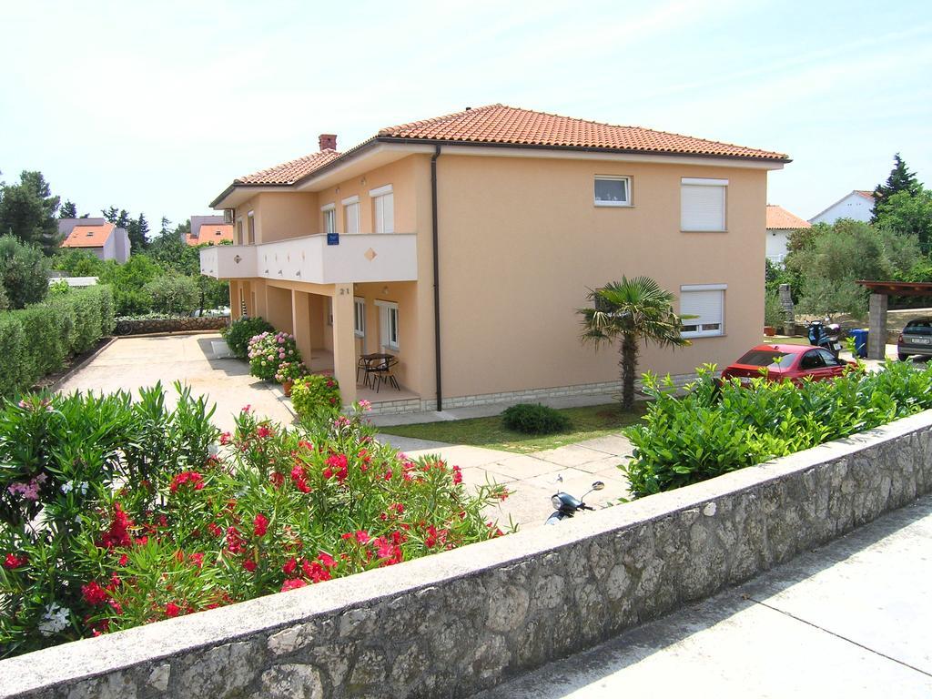 Apartments Elvira Krk Town Exterior photo